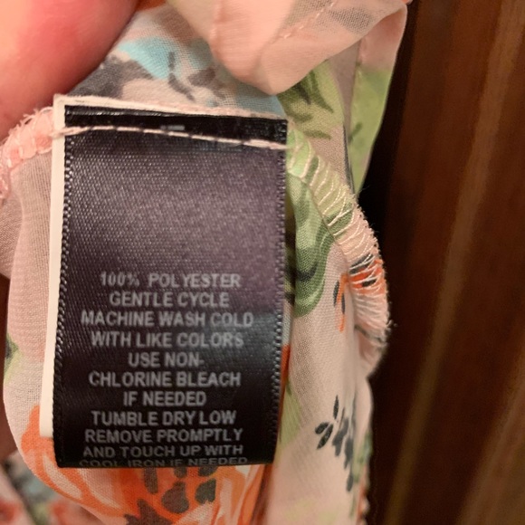 NWOT torrid high/low sleeveless button-down tank - Picture 6 of 6